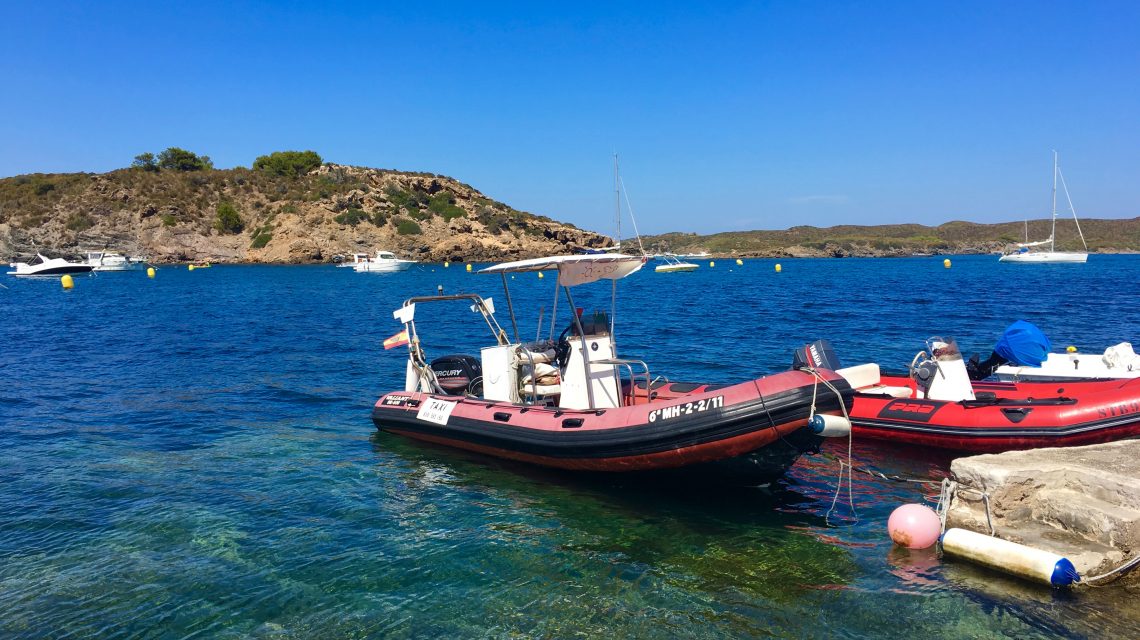 The local boat taxi out to Isle de Colom